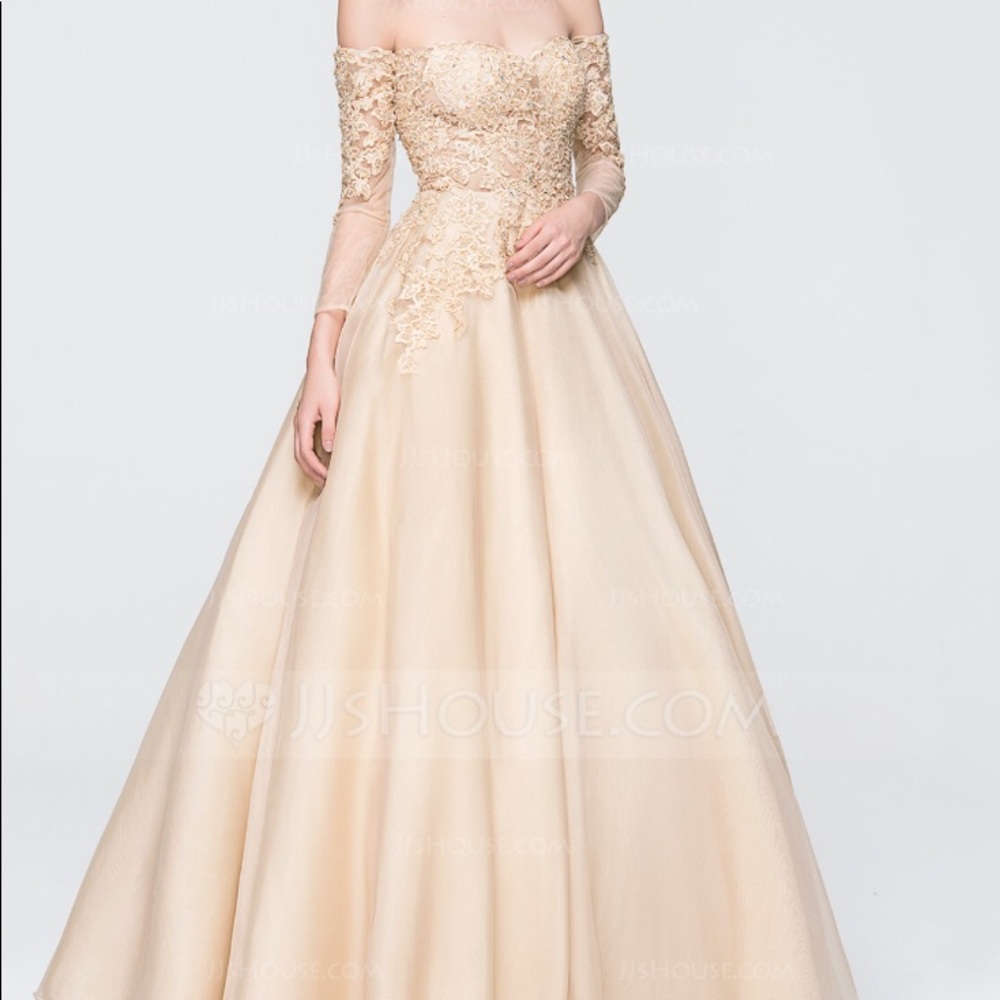 NEVER WORN BURGUNDY OFF-THE-SHOULDER PROM DRESS